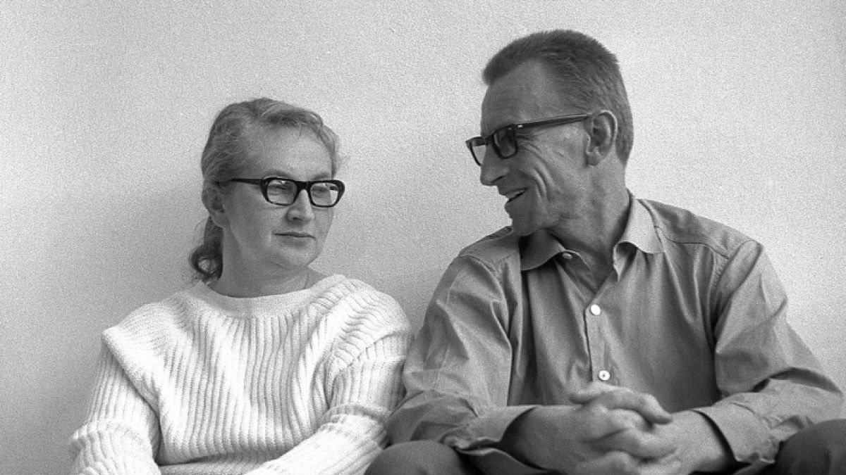 اكتشف منزل هانسن، التحفة المعمارية على ضفاف نهر بوغ البولندي، وتعرّف على روّاد عمارة "الشكل المفتوح" التي كسرت حدود المسكن التق...