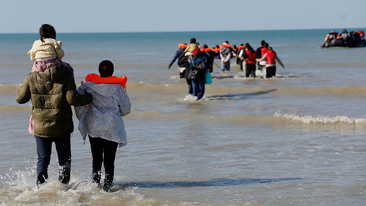 المملكة المتحدة تعلن أكبر تعديل في سياسات الهجرة واللجوء الحديثة، يشمل تشديد شروط اللجوء وتقليص الدعم لطالبي اللجوء القادرين على العمل...