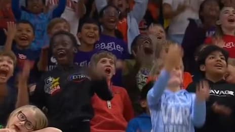 يطلق المراهقون والرياضيون الأمريكيون جنون “Six-Seven”: تعرّف على سر العبارة الغامضة التي اجتاحت شبكات التواصل...